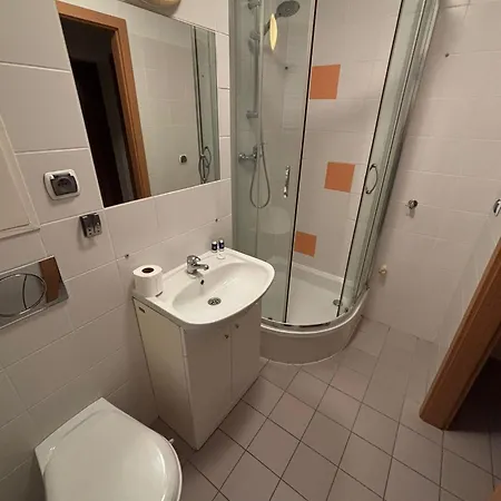 Ξενοδοχείο με διαμερίσματα Dom Akademicki Przy Ulicy Nieszawskiej 3*