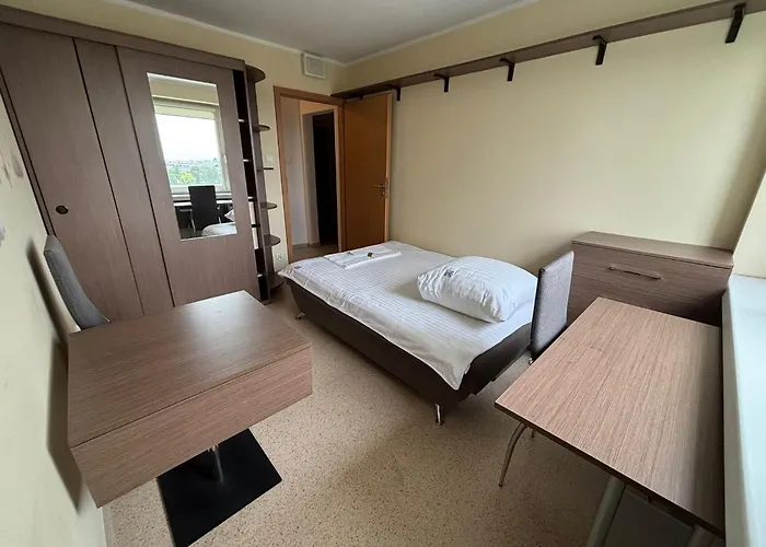 Apart Otel Dom Akademicki Przy Ulicy Nieszawskiej
