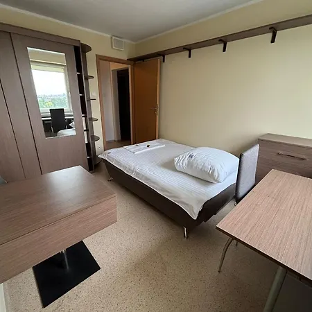 Apart Otel Dom Akademicki Przy Ulicy Nieszawskiej