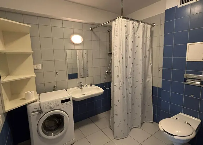 Dom Akademicki Przy Ulicy Nieszawskiej 3*